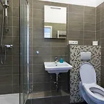 Slabur شقة فندقية 4*
