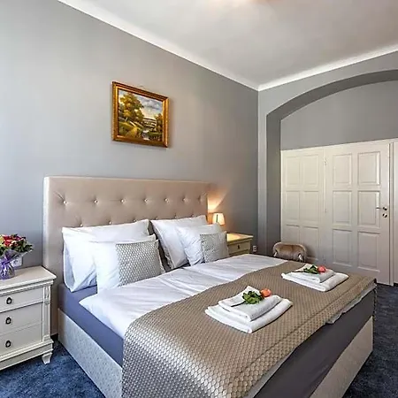 Slabur Aparthotel 4*