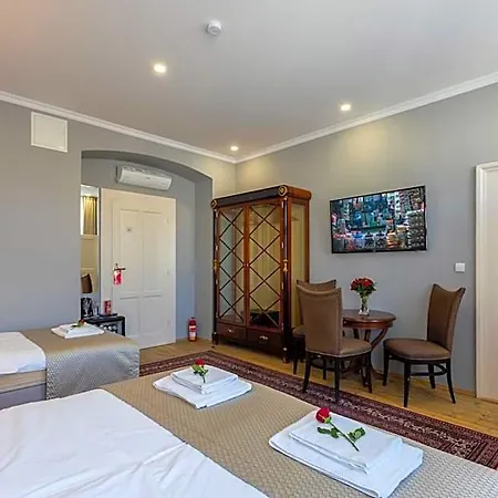 Slabur Aparthotel 4*