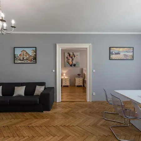 Slabur 4* Prague