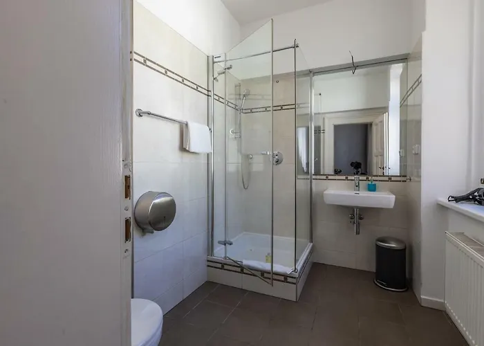 Lägenhetshotell Slabur 4*