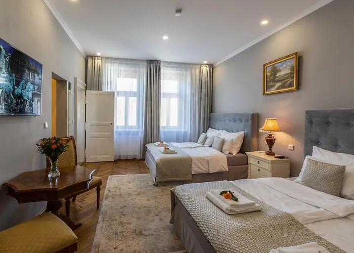 Lägenhetshotell Slabur 4*