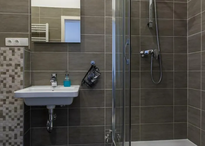 Lägenhetshotell Slabur 4*