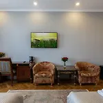 슬라부르 4*